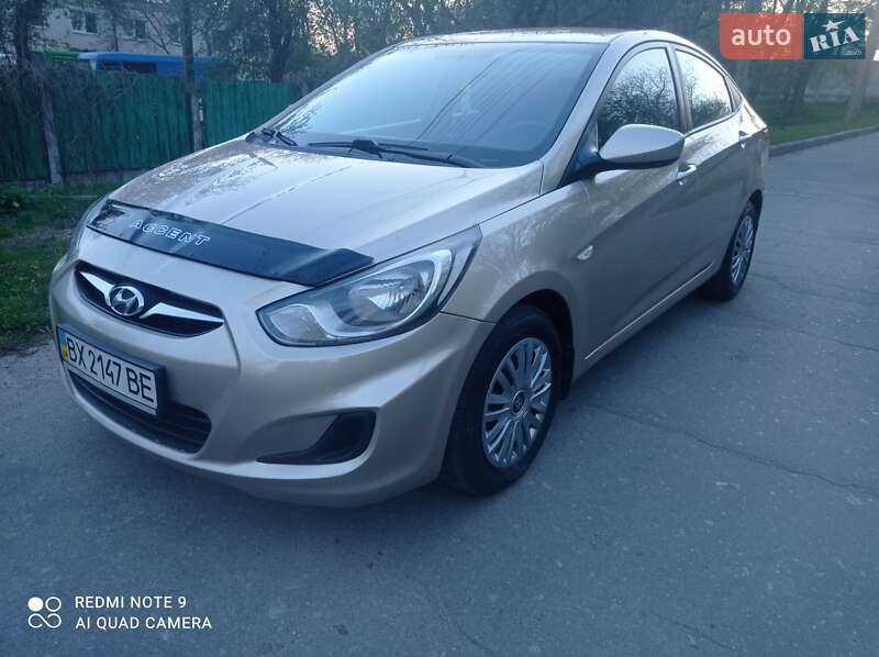 Hyundai Accent (2011)