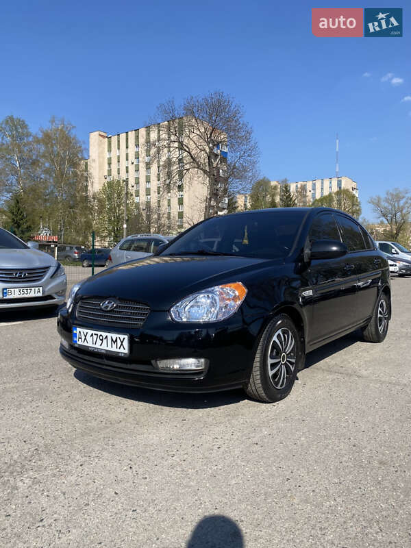Hyundai Accent (2008)