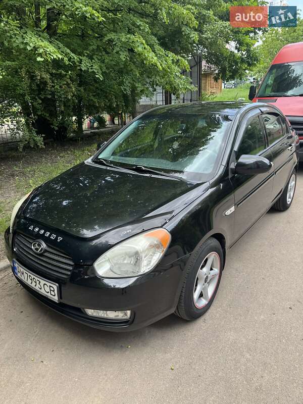 Hyundai Accent (2008)