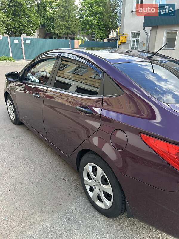 Hyundai Accent (2013)