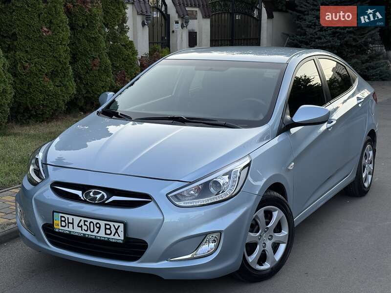 Hyundai Accent (2015)