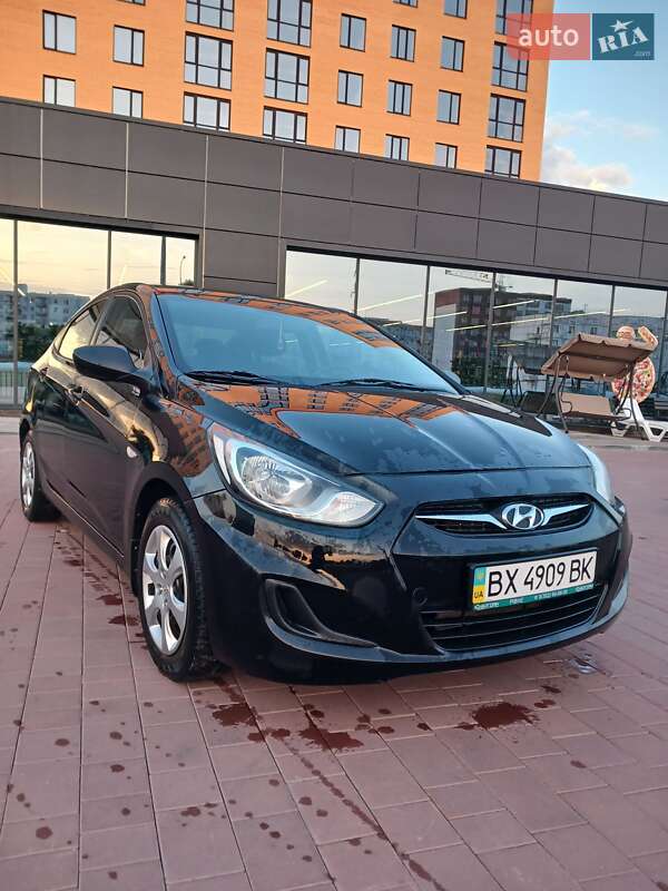 Hyundai Accent (2013)