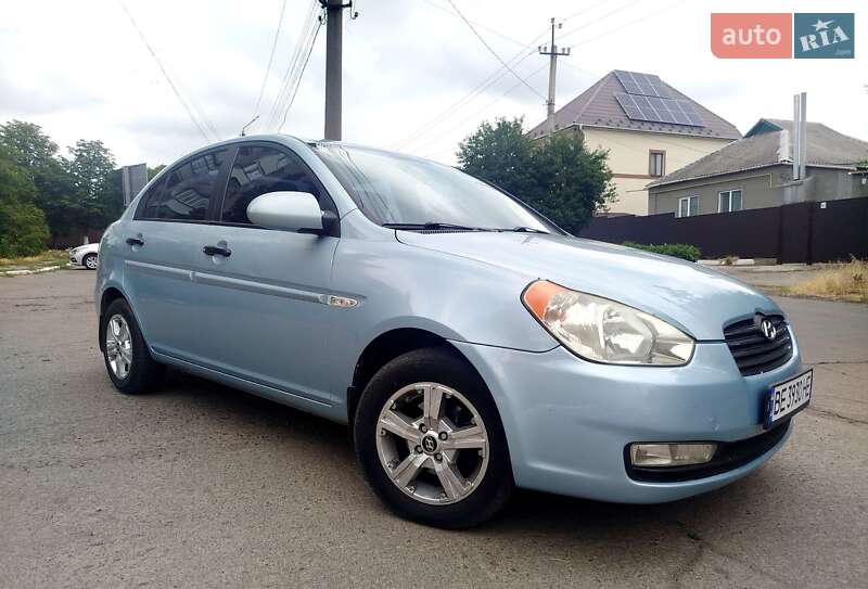 Hyundai Accent (2008)