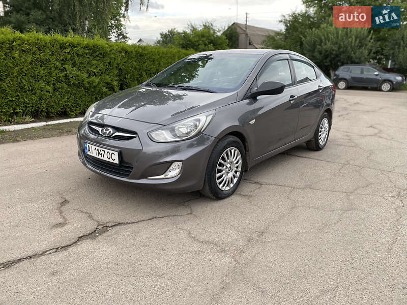 Hyundai Accent (2013)