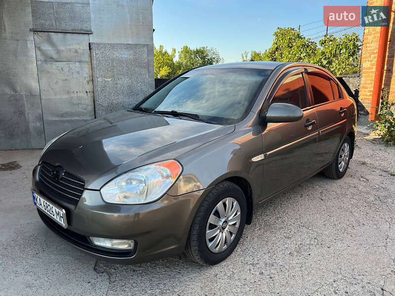 Hyundai Accent (2008)