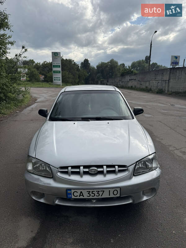 Hyundai Accent (2000)