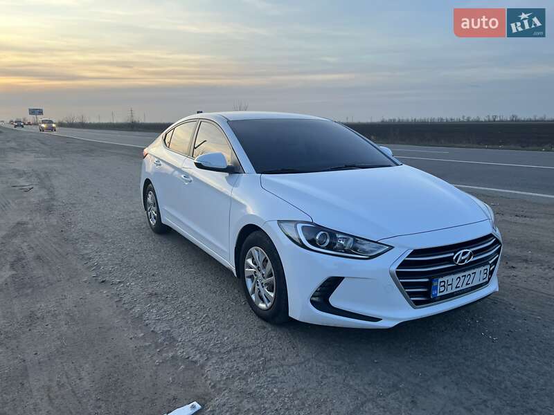 Hyundai Avante (2015)