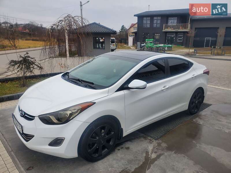 Hyundai Avante (2012)