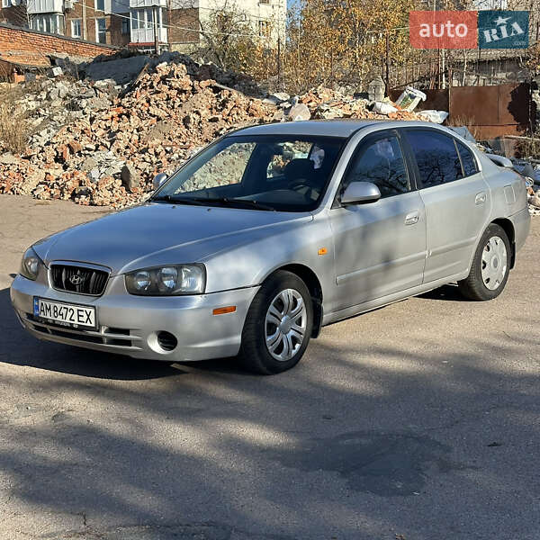 Hyundai Elantra (2000)
