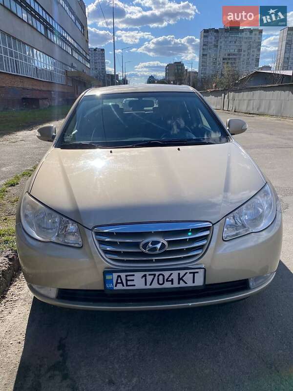 Hyundai Elantra (2010)