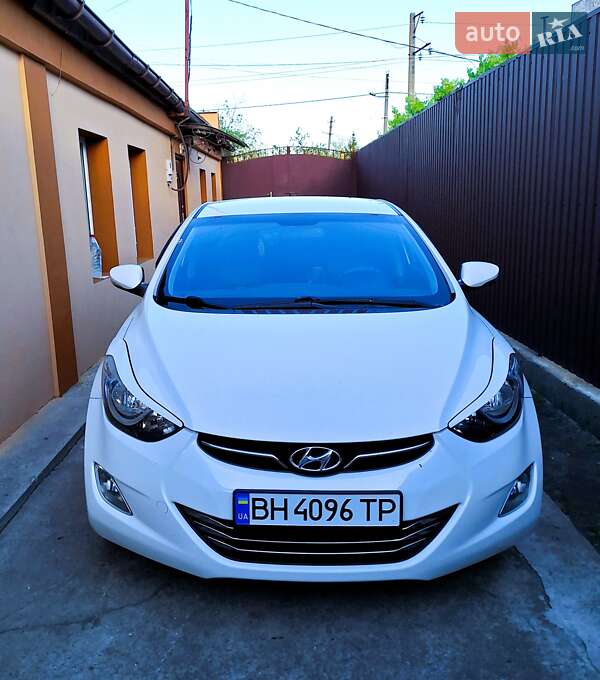 Hyundai Elantra (2013)