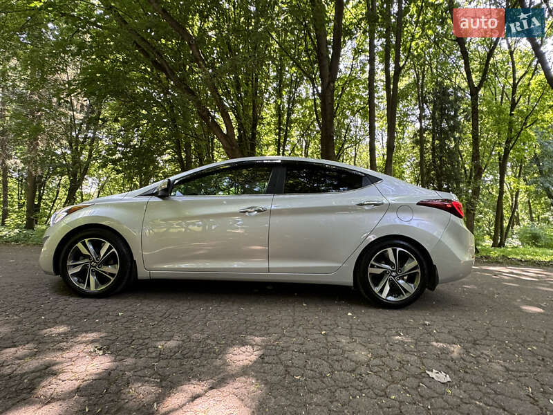 Hyundai Elantra (2013)