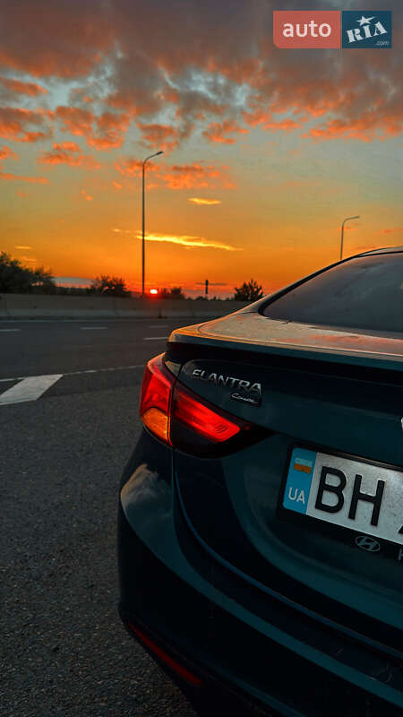 Hyundai Elantra (2014)