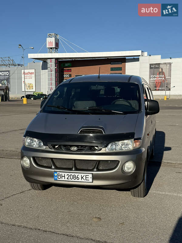 Hyundai H-1 (2004)
