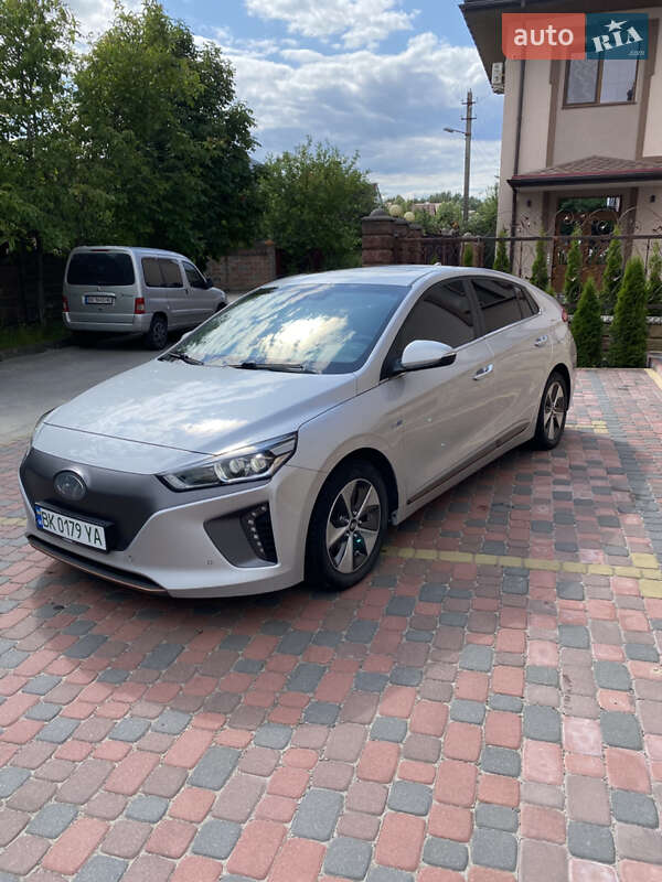 Hyundai Ioniq (2017)