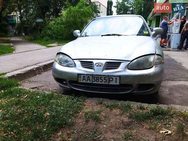 Hyundai Lantra (2000)