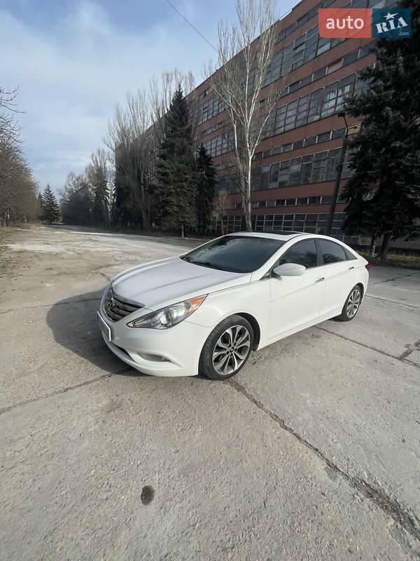 Hyundai Sonata (2013)