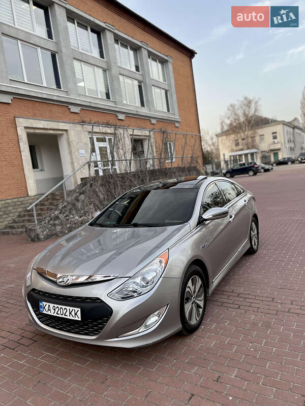 Hyundai Sonata (2013)