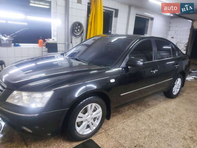 Hyundai Sonata (2009)