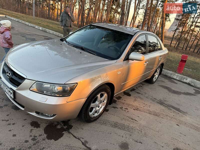 Hyundai Sonata (2005)