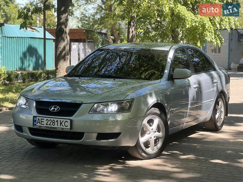 Hyundai Sonata (2005)