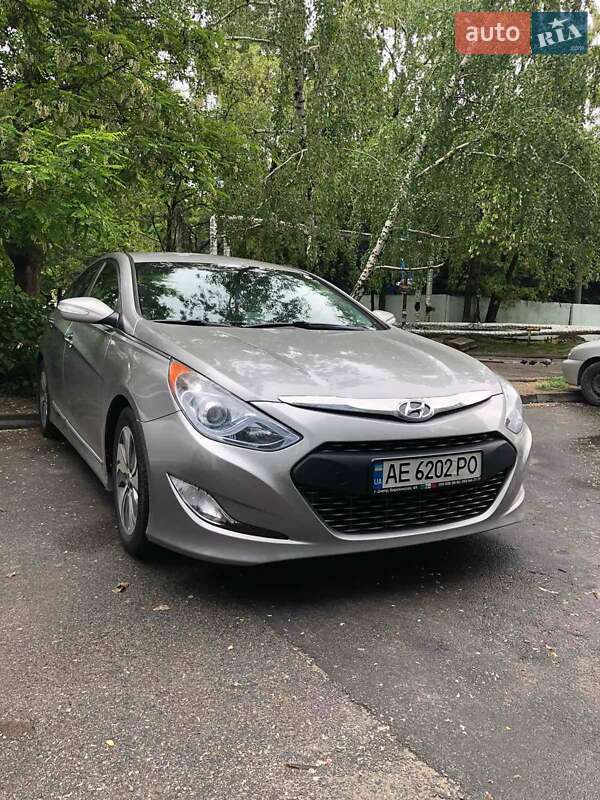 Hyundai Sonata (2013)