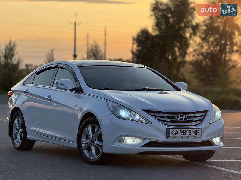 Hyundai Sonata (2010)
