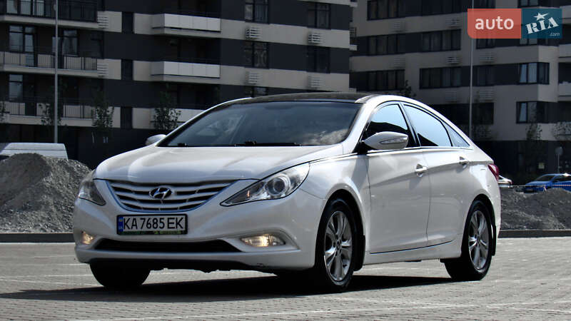 Hyundai Sonata (2011)