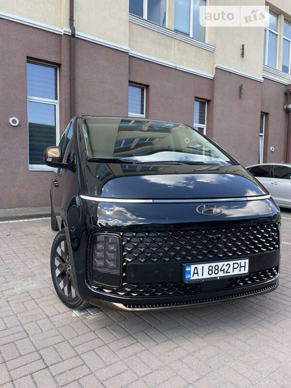 Hyundai Staria (2023)