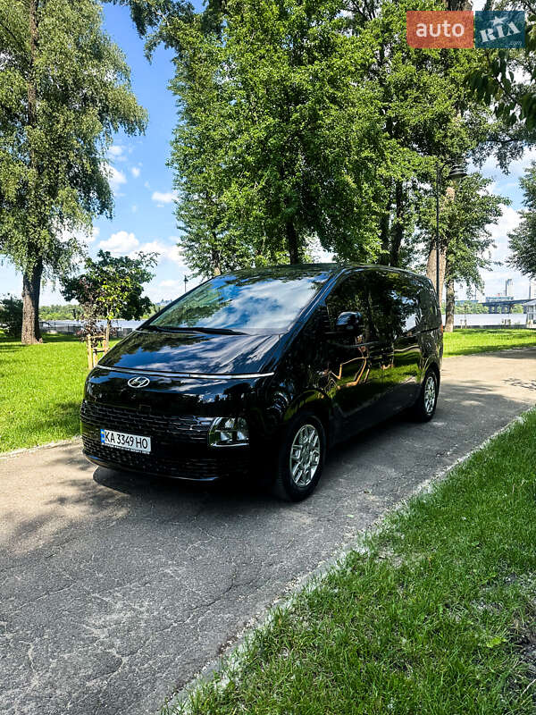 Hyundai Staria (2022)