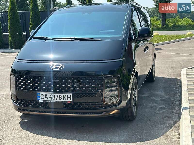 Hyundai Staria (2024)