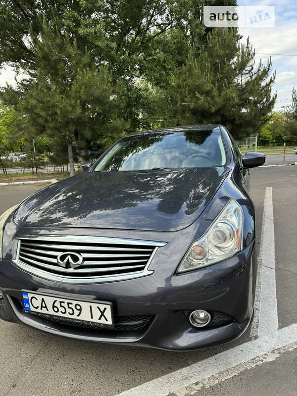 Infiniti G25 (2010)