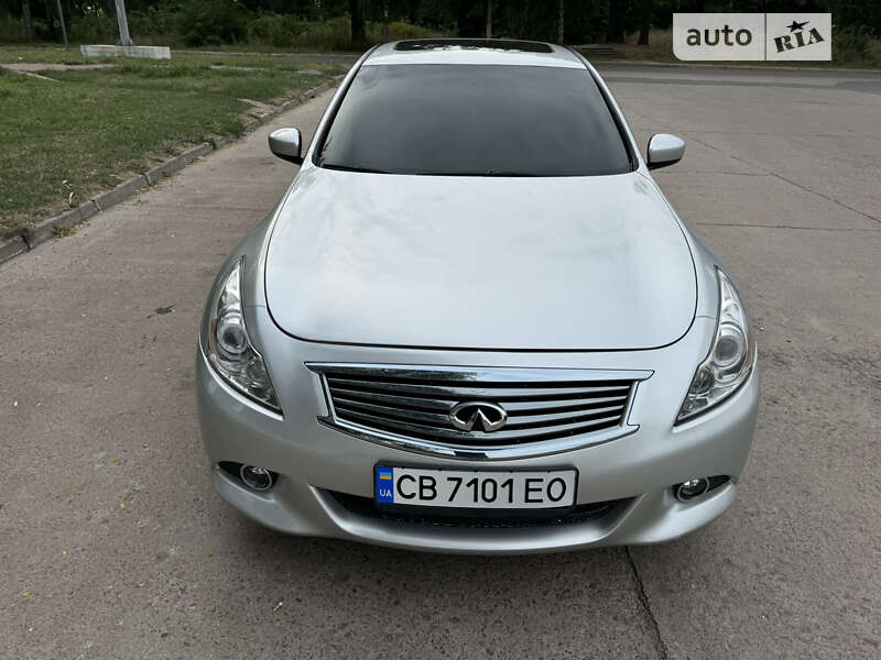 Infiniti G25 (2012)