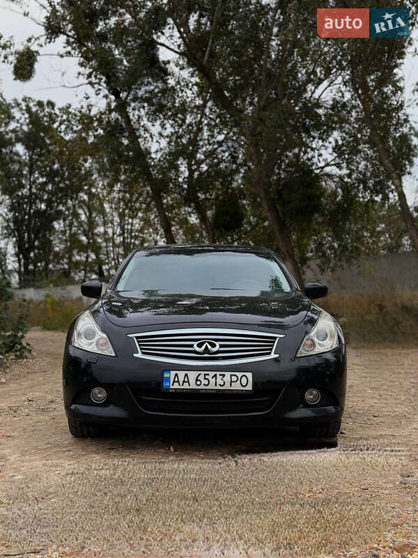 Infiniti G25 (2012)