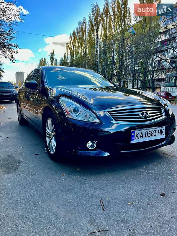 Infiniti G25 (2011)