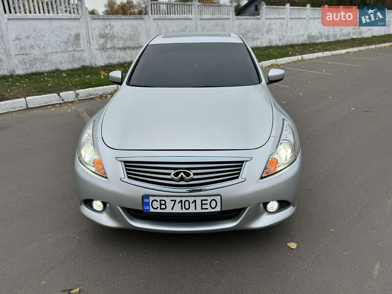 Infiniti G25 (2012)