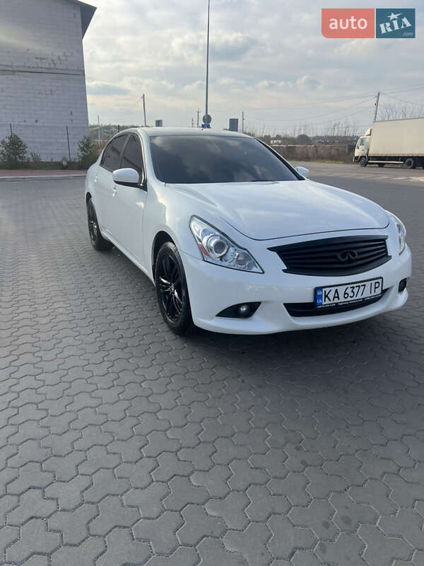 Infiniti G25 (2010)