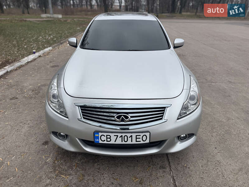 Infiniti G25 (2012)