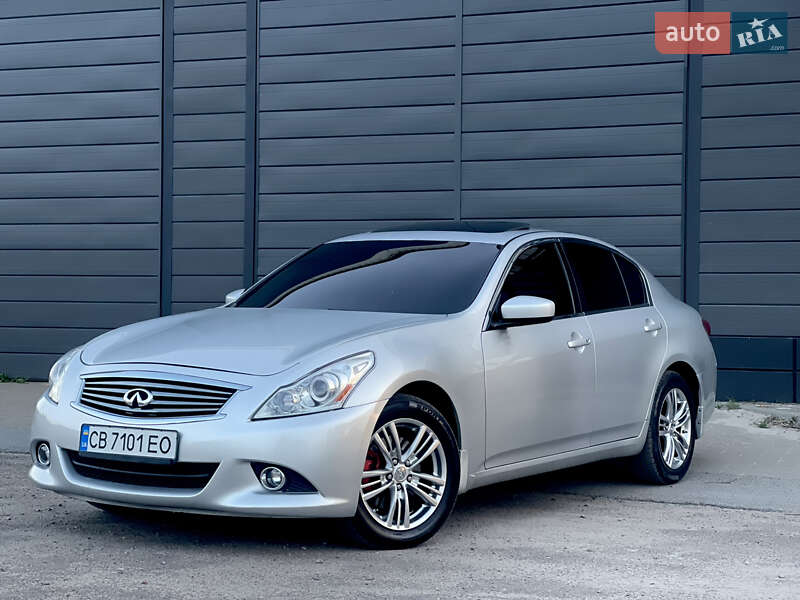 Infiniti G25 (2012)
