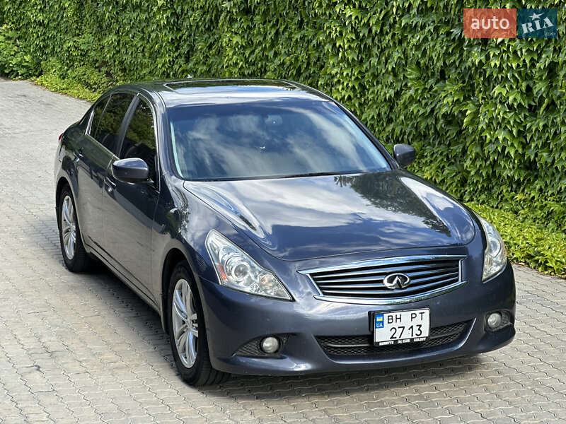 Infiniti G25 (2012)