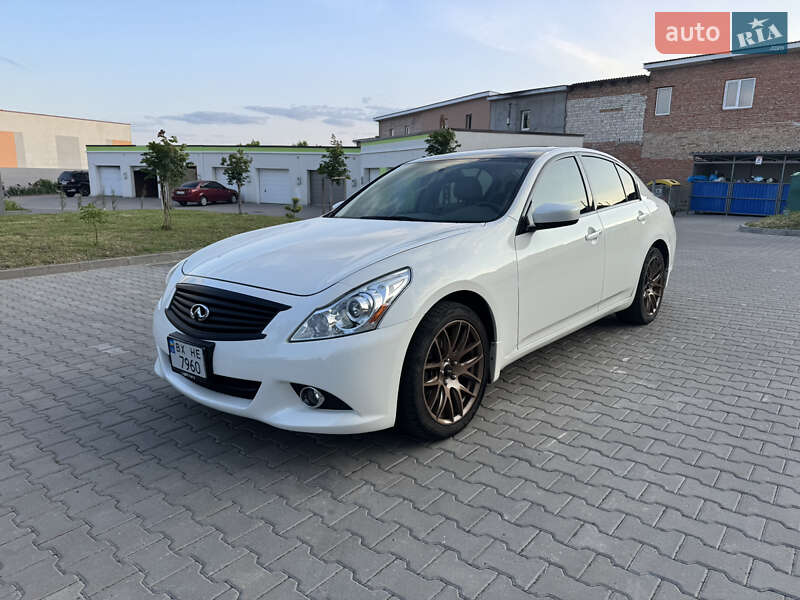 Infiniti G25 (2011)