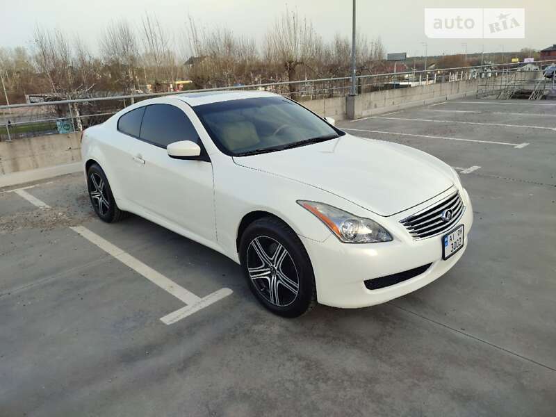 Infiniti G37 (2010)