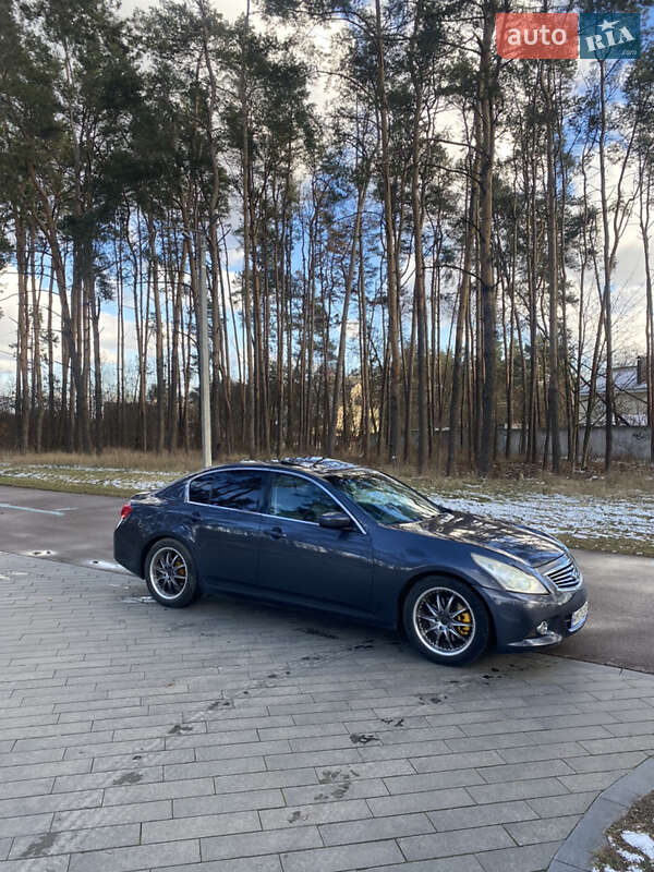 Infiniti G37 (2012)