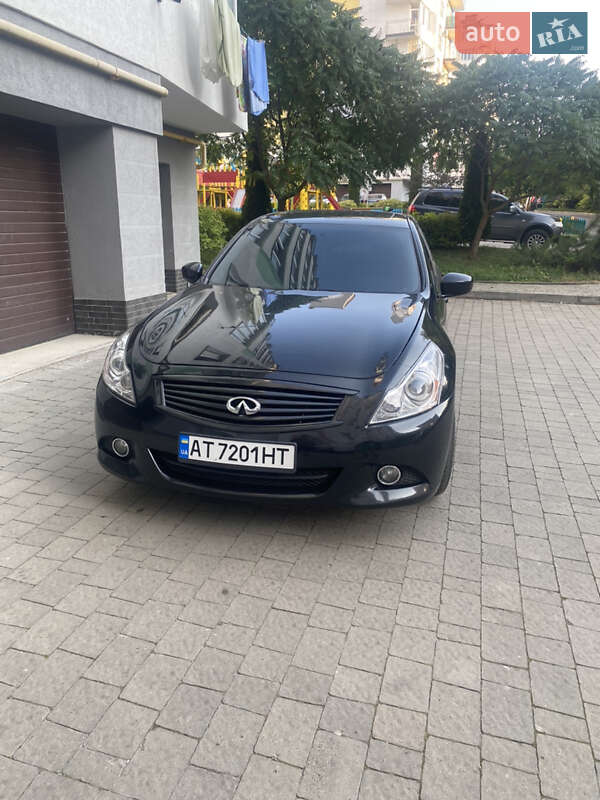 Infiniti G37 (2013)