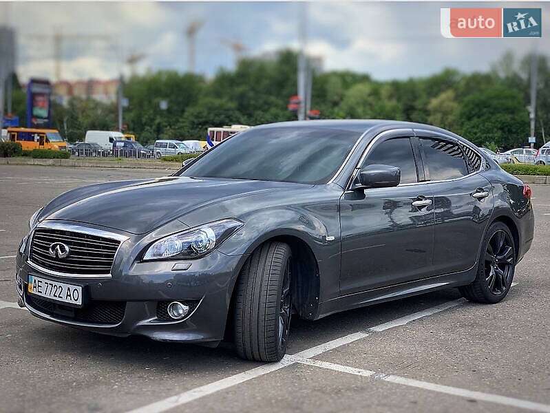 Infiniti M30d (2011)
