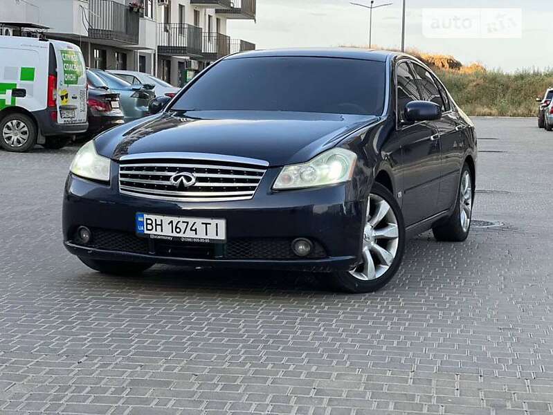 Infiniti M35 (2005)