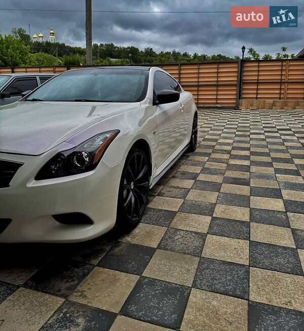 Infiniti Q60 (2013)