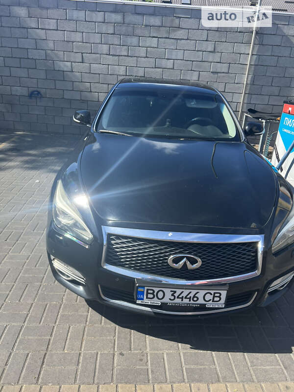 Infiniti Q70 (2014)