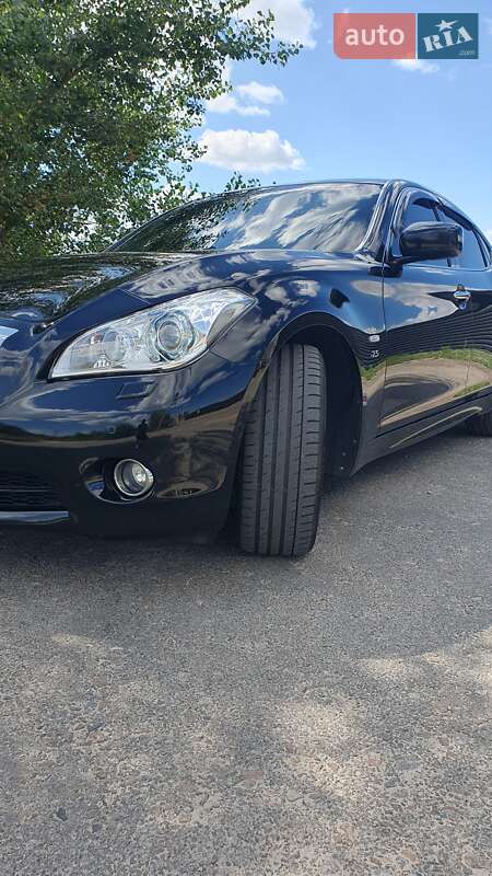 Infiniti Q70 (2014)
