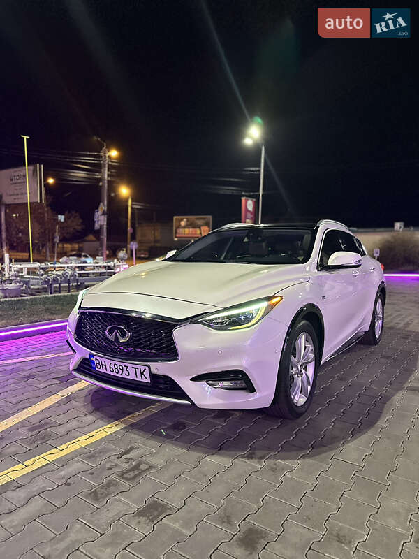 Infiniti Qx30 (2016)